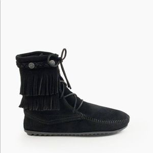 Brand new double fringe Minnetonka booties
